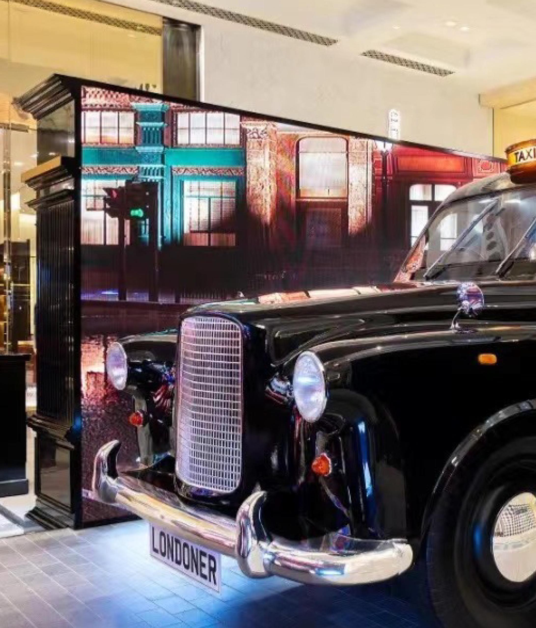 Taxi Escape, Royal Carriage