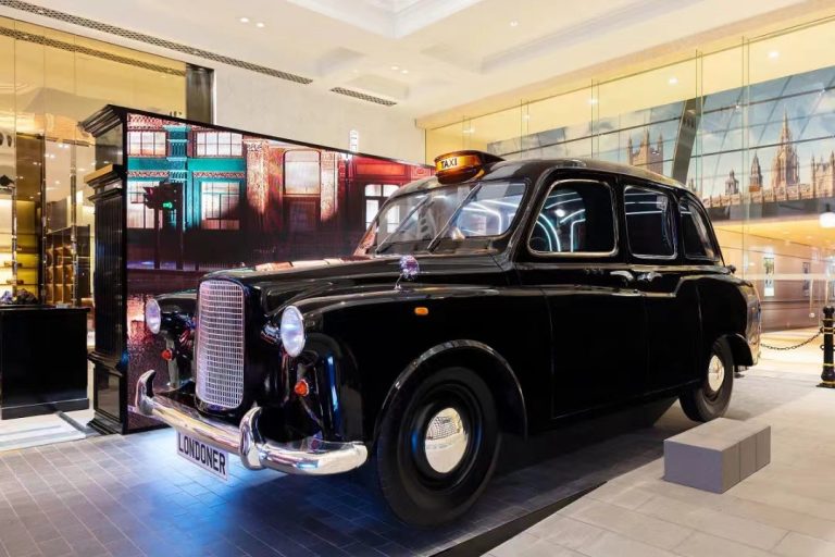 Taxi Escape, Royal Carriage  Londoner, Sands Macau